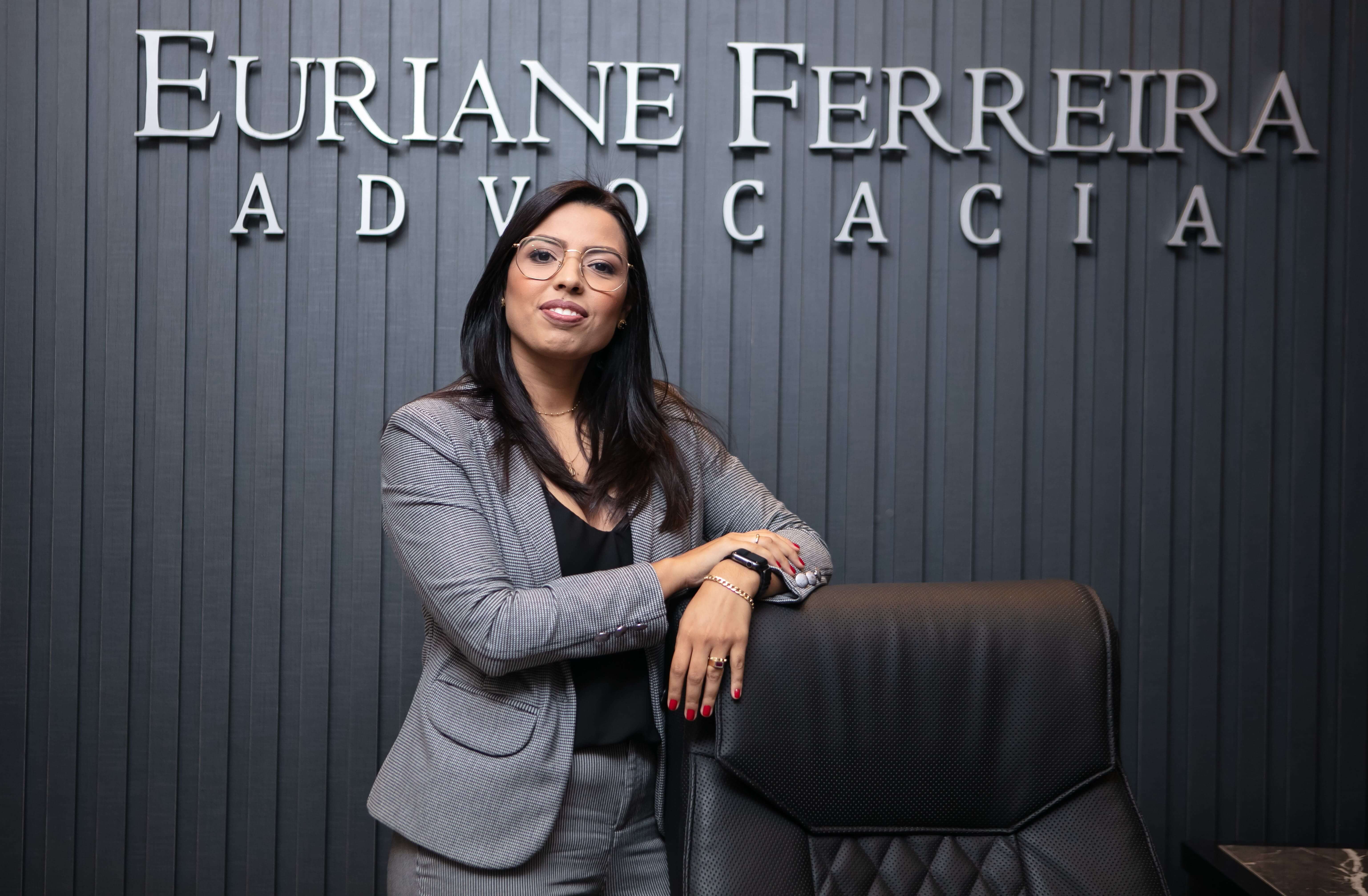 Dra. Euriane Ferreira - Advogada Criminalista